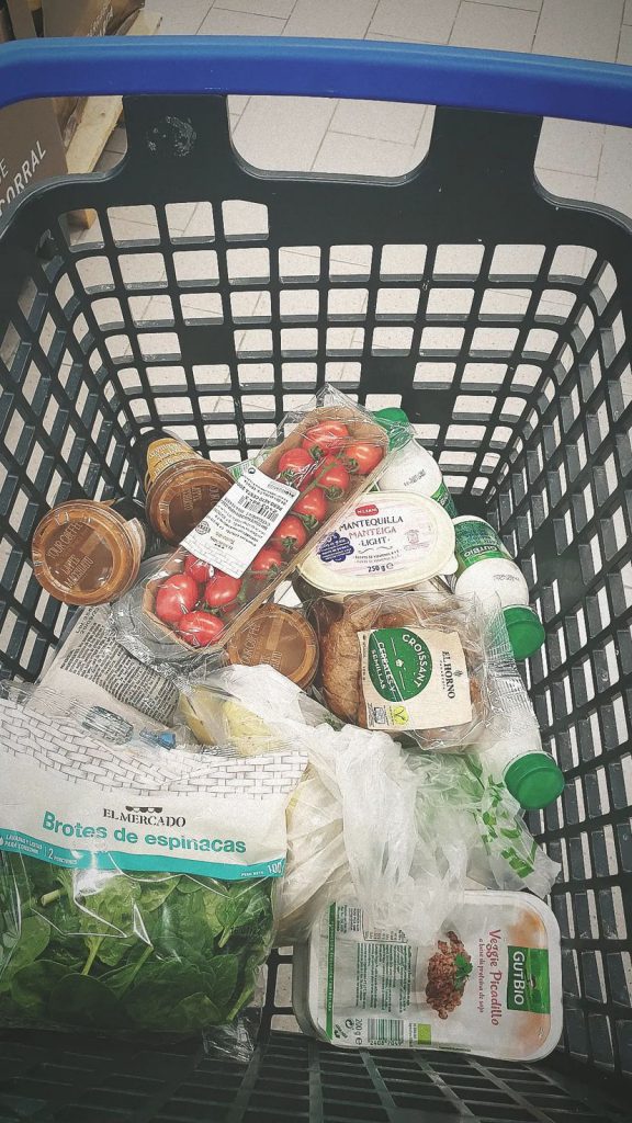 Bianca Döhring Einkauf Supermarkt Plastik Lebensmittel Gesundheit.jpg