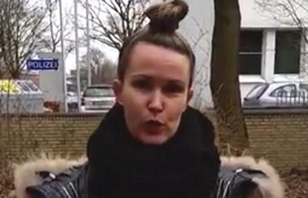 Droht gerne mit Polizei, Staatsanwalt und dem Strafgesetz: Bianca Döhring vor der Polizei in Hamburg