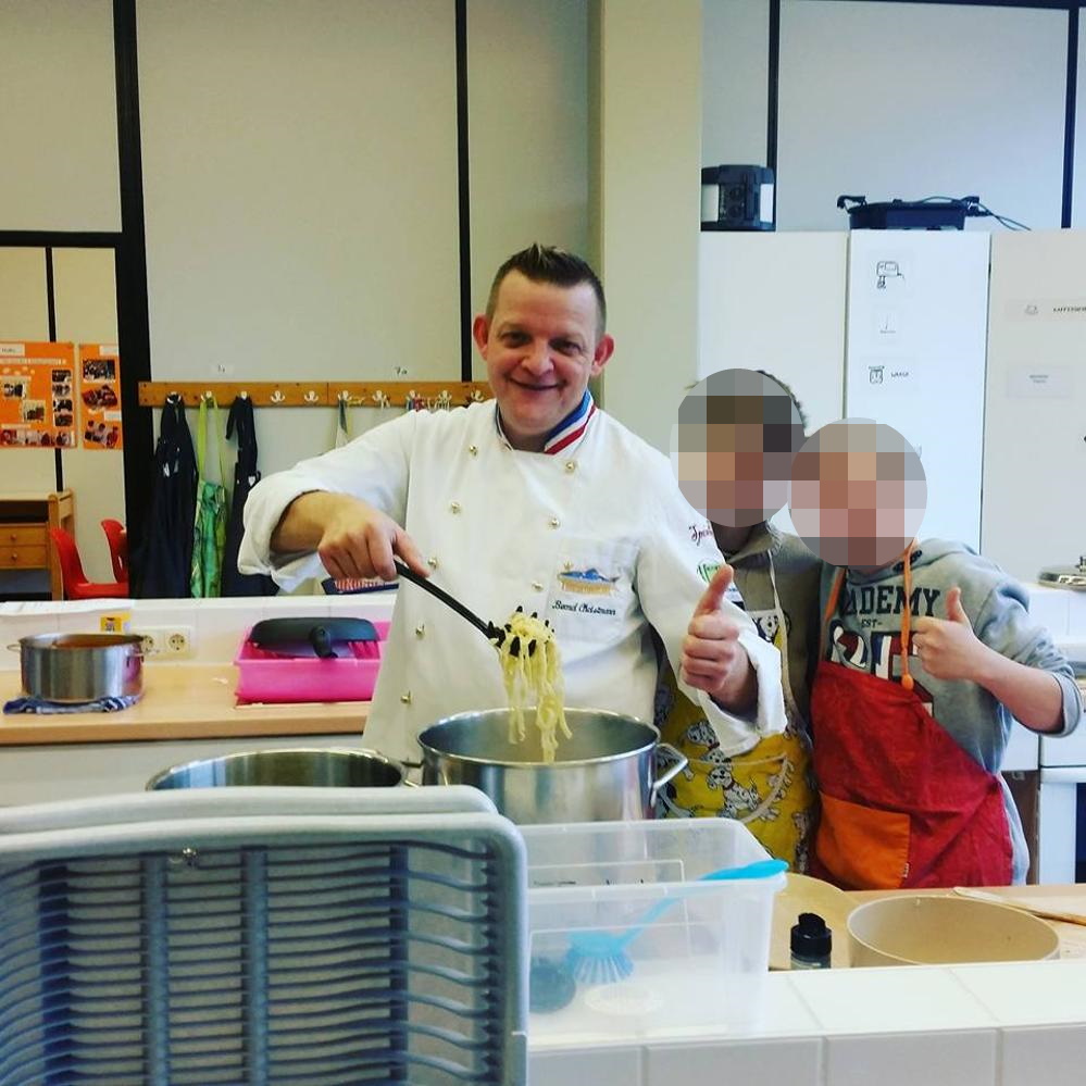 Bianca Döhring nutzt dreist TV-Koch Bernd Christmann aus - Cybermobbing Hilfe Buch
