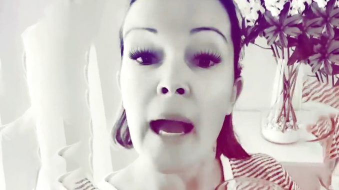 Völlig geisteskrank - Bianca Döhring und ihre Spiritualität Rauhnächte Orakel Mallorca Coaching Völlig geisteskrank - Bianca Döhring und ihre Spiritualität Rauhnächte Orakel Mallorca Coaching